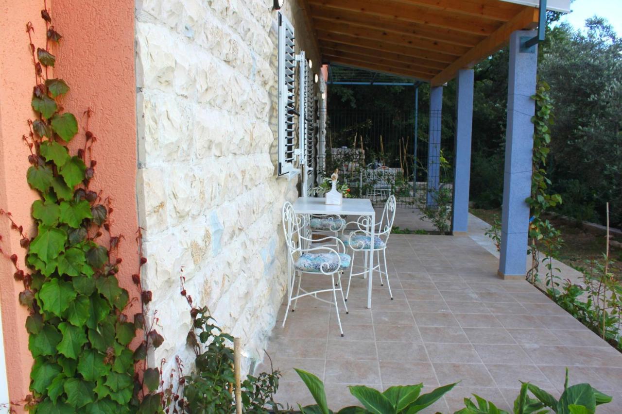Blue Mediterranean Apartments Sveti Stefan Esterno foto