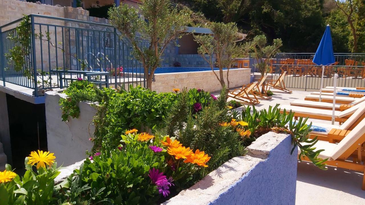 Blue Mediterranean Apartments Sveti Stefan Esterno foto